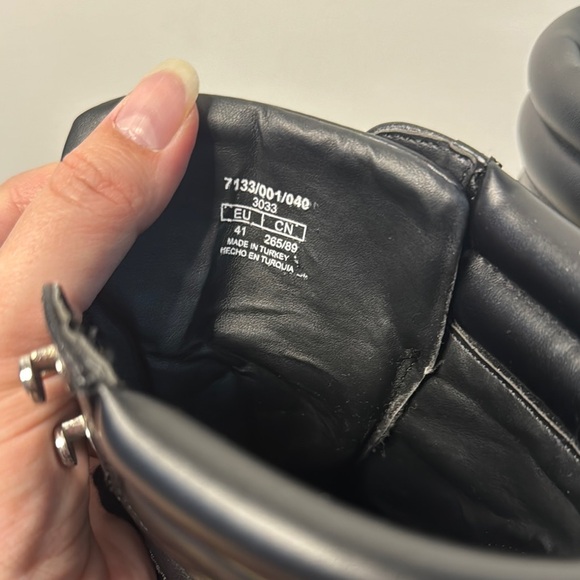 Stylish Black Ankle Boots - Picture 2 of 5